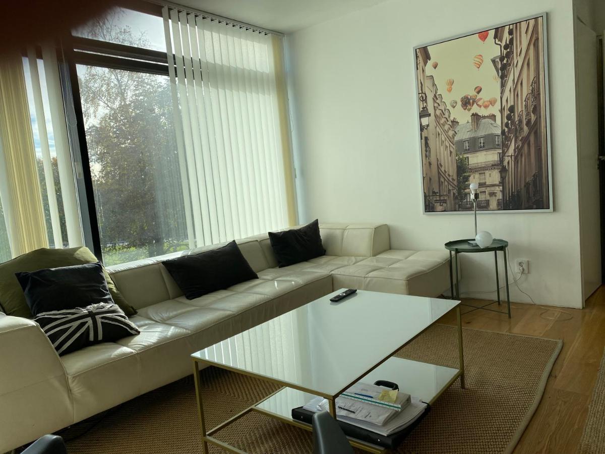 Exclusive 2 Level Etage Next To Arlanda-City Metro Stockholm Exterior photo